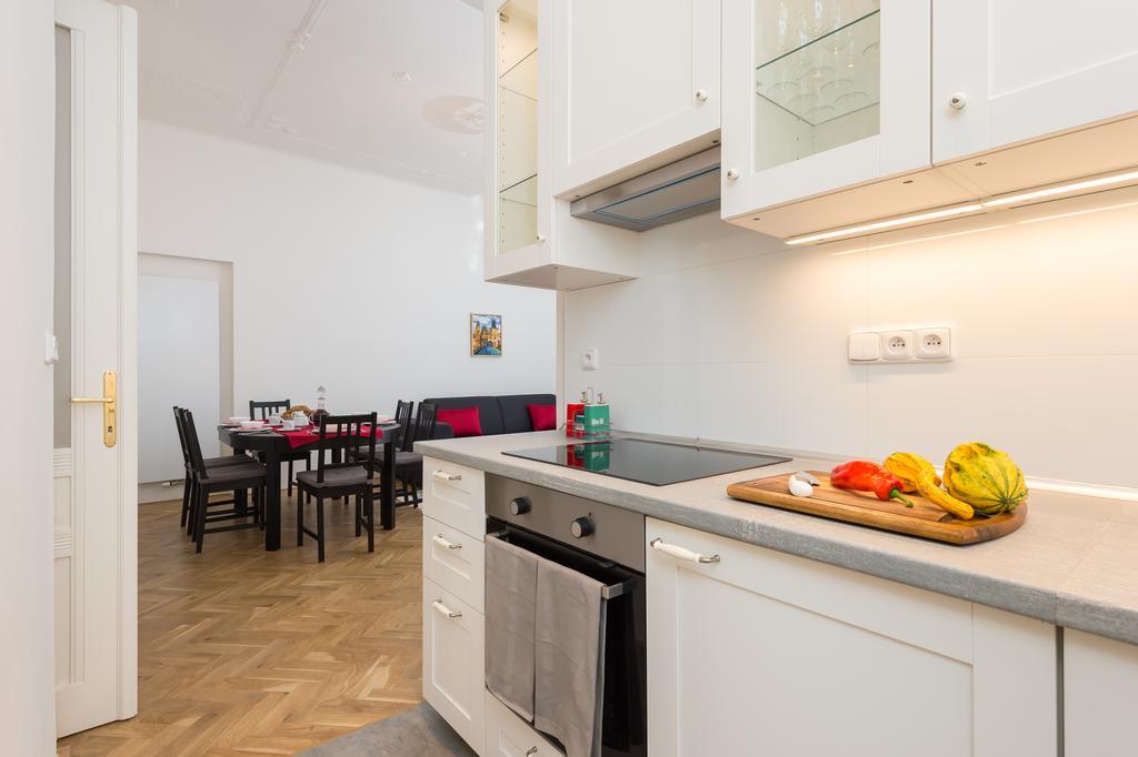 Love To Live Apartments Prague Exterior photo
