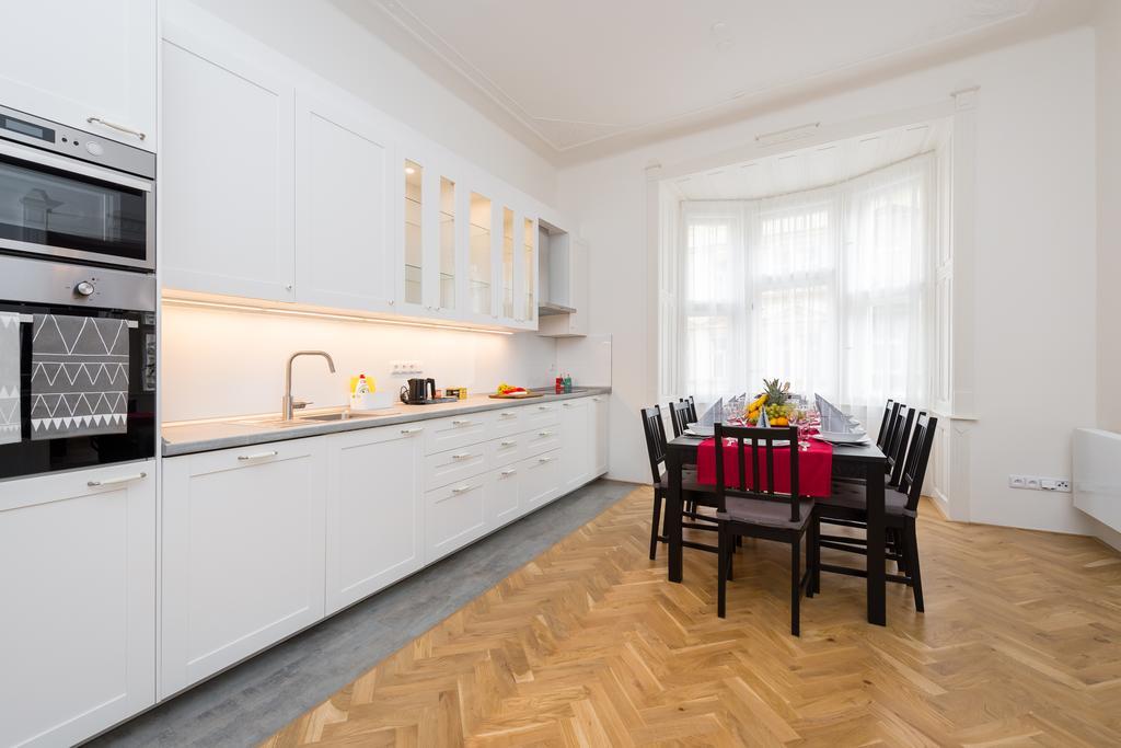 Love To Live Apartments Prague Exterior photo