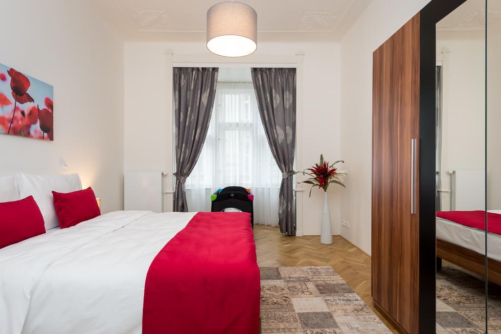 Love To Live Apartments Prague Exterior photo