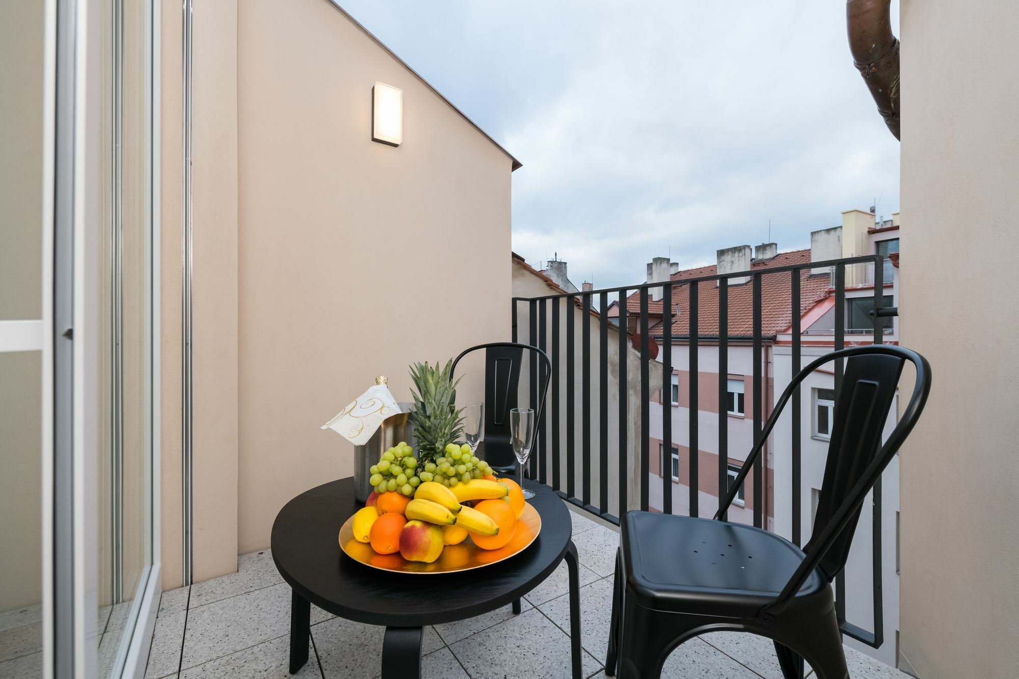 Love To Live Apartments Prague Exterior photo